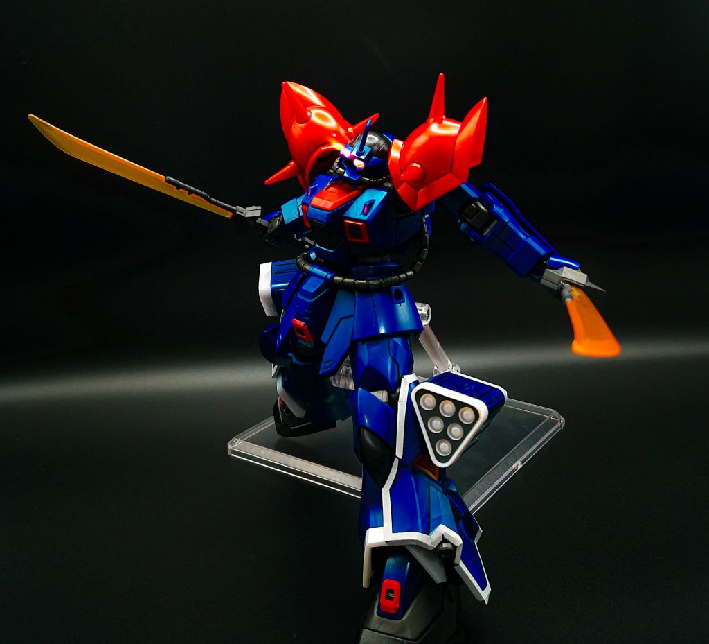 斬りかかるポージングです✨️