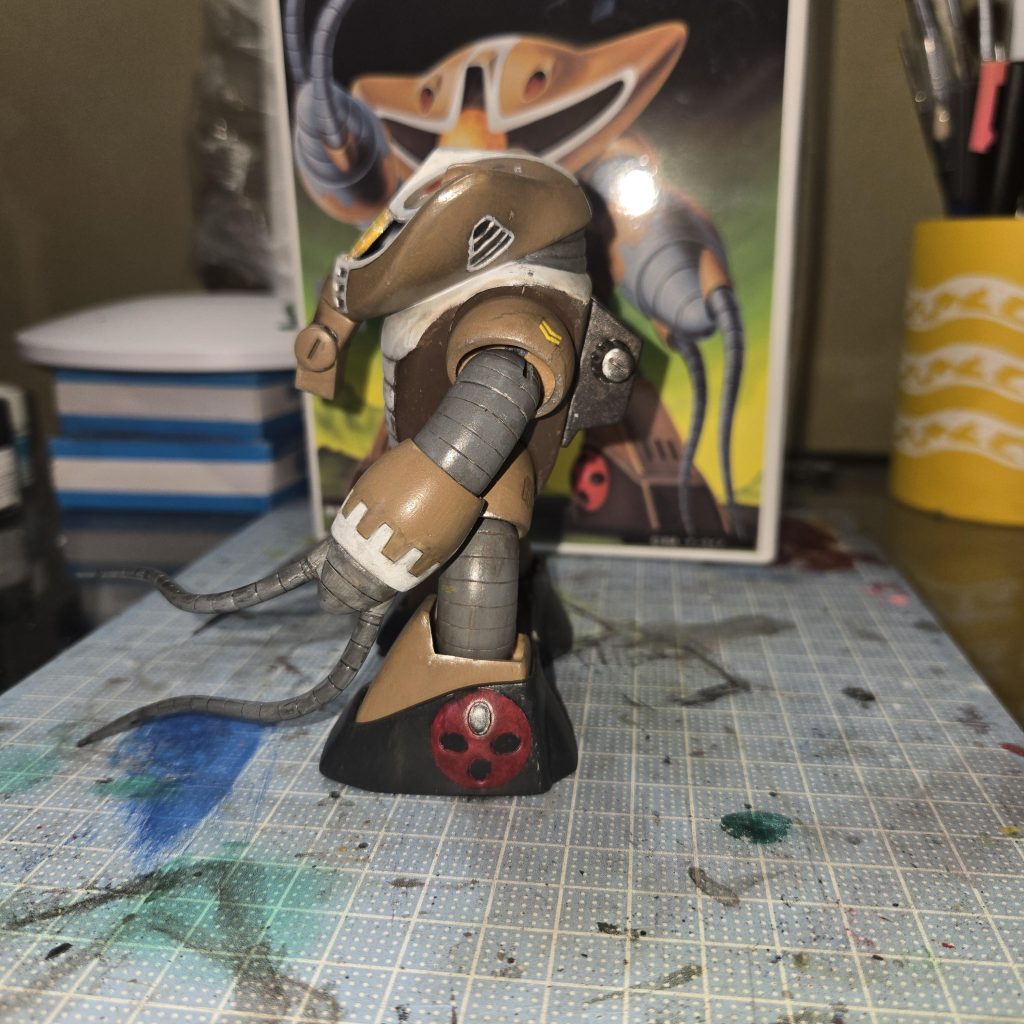 特に腕部の塗り分けが辛かったです😥最終的には汚して誤魔化すんですけど(笑)