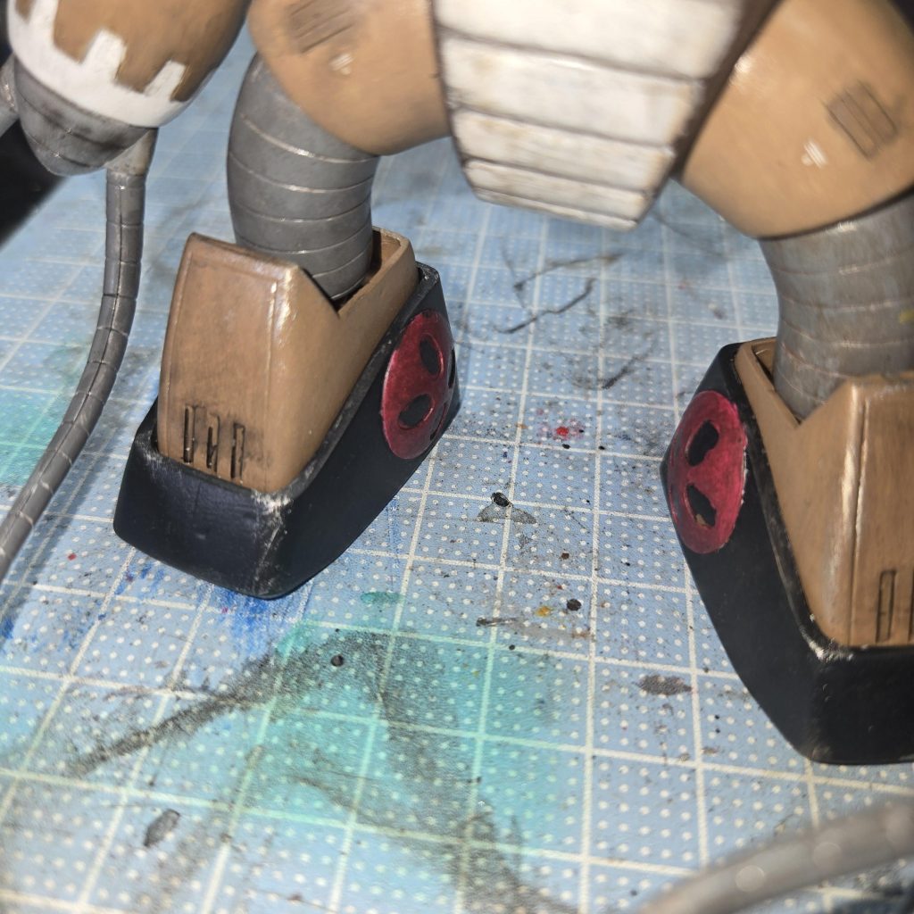 今回のお気に入りポイント、足首をスリッパの中に入れて前後可動の追加‼️