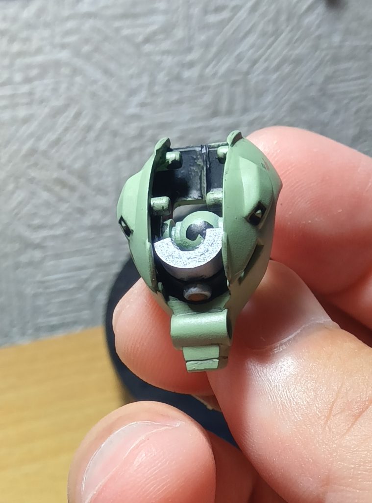 モノアイはいつものようにプラパイプを使ってモノアイレールのように見えるようにしてあります