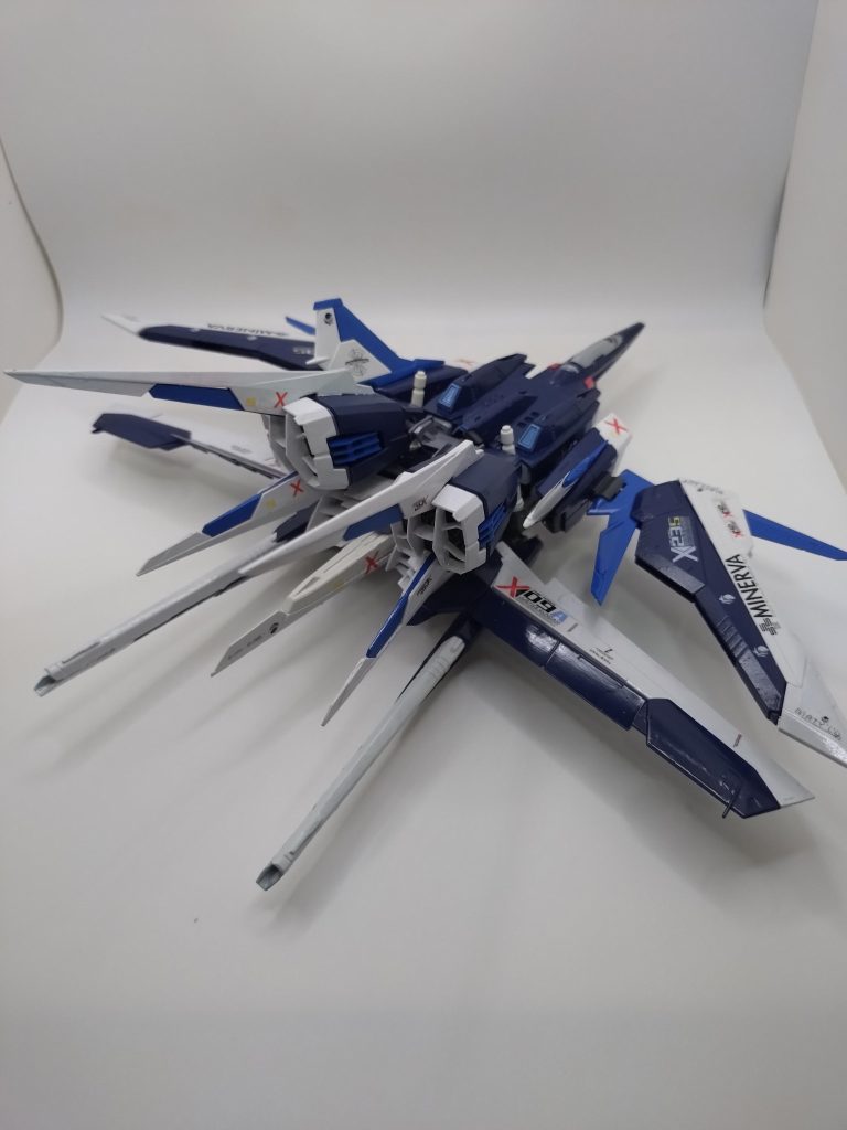 ガンスタでマクロスの話もあれですが、ちょっとバルキリーもイメージさせるスタイルになったかと。