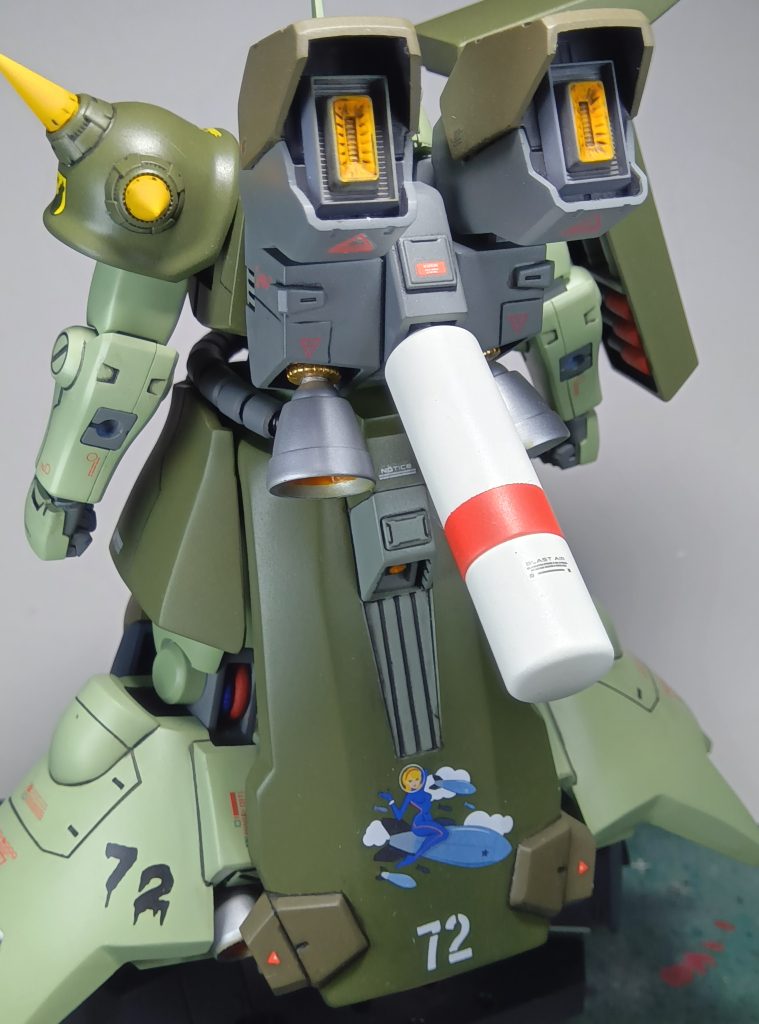 腕アーマー無しの状態ですショルダーアーマーはグフのモノを使用してますグフの腕はザクIIIのキットのモノより小さいく細いのですが、これが逆にバランスよくなったかと思ってるのですが、どうですかねー