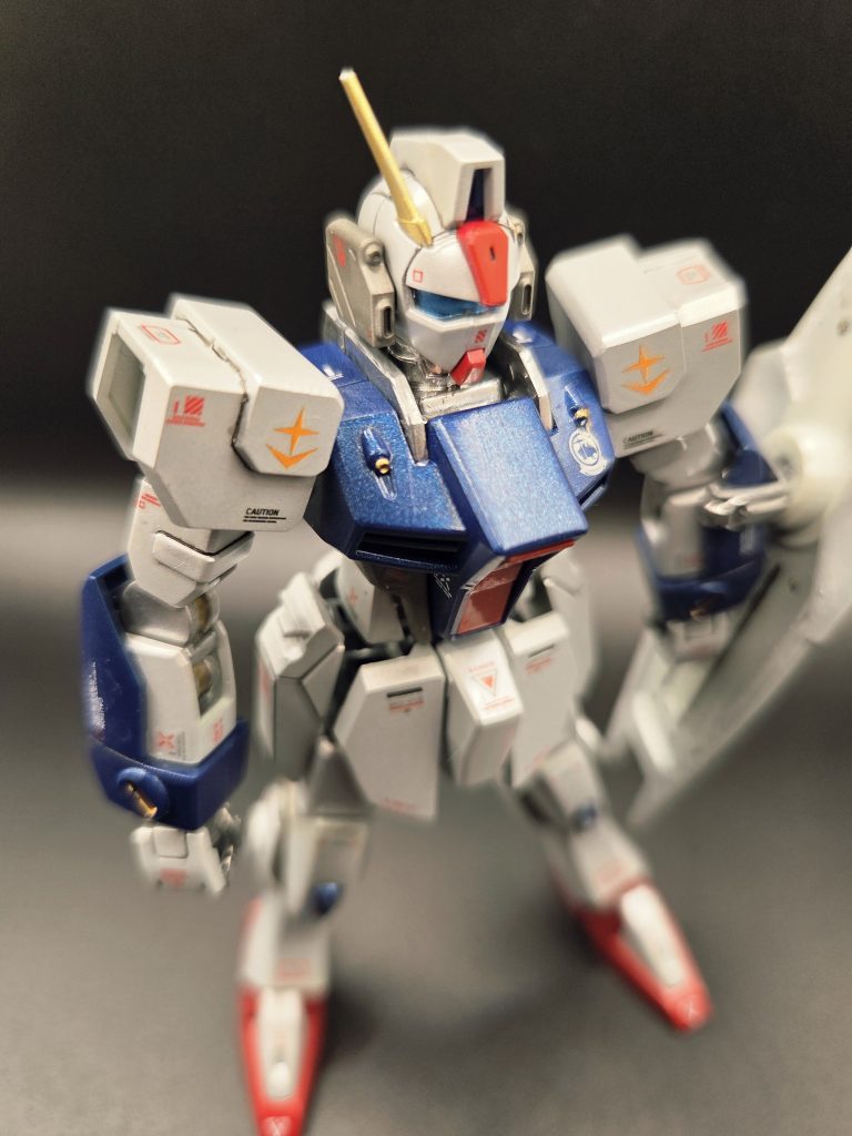 基本的なカラーリングは変えず、部分塗装とデカールでそれっぽく。まだまだ工作は下手くそですが、なぜかデカールを貼るのは得意なので、それを活かした感じです。