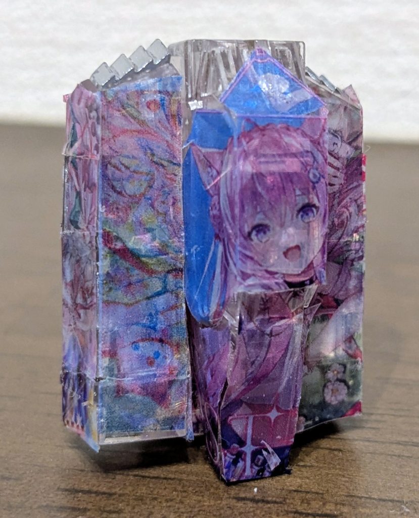 コアブロックシステム変形の1枚。コックピットを内蔵することで、機首が1枚のイラストになります。底面中央のイラストが見えなくなるのはもったいない気もしますが、これはこれですごく素敵な1枚になったかと思います。