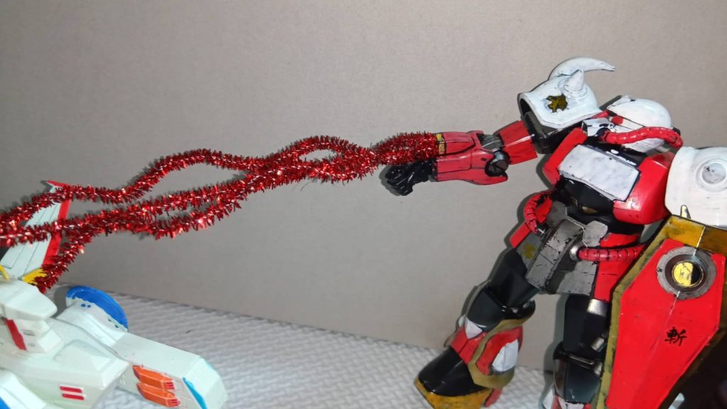 腕からでているのは火炎放射です最近ハマっているガンダムＷから着想を得ています