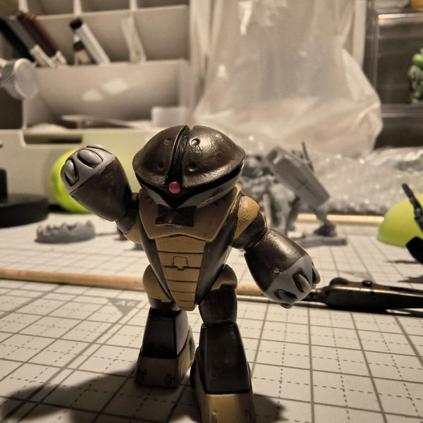 まーたちっこいの塗って遊んでます。新しいキット買ってない安心感からか、作らなきゃ(使命感)から解放されてるのはいいことなんですが暑いもんでしっかりキットを組むやる気が出てません笑黒サフ吹いて白ドライブラシのブラックホワイト塗装で塗ってます。たのしいいいいいいいまた何個か完成したら載せます。（3枚目）