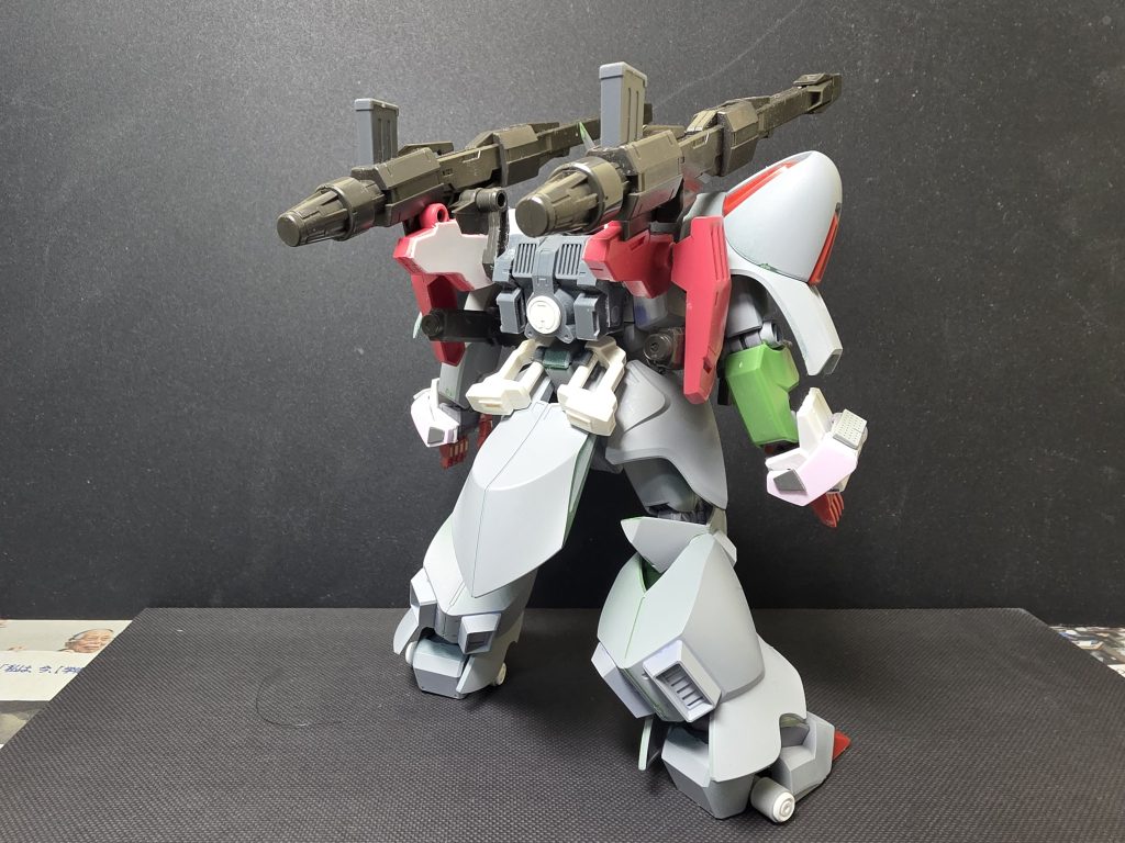 背面。色々パーツを吟味している時間がなかったのでミキシング素材は最小限です。