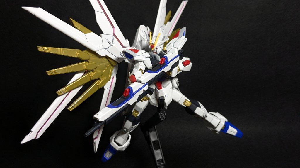 ですが背景に使っている布を変えたり撮影の際に暗さを調節することでより作品に没入できるような撮影ができるようになりました!!