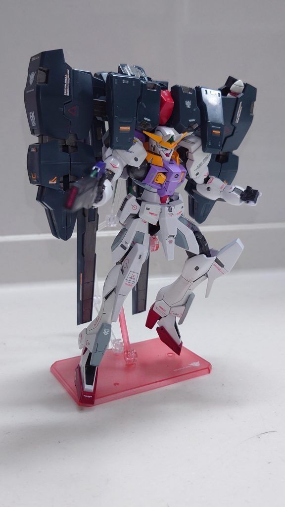 GNビームライフルを構え