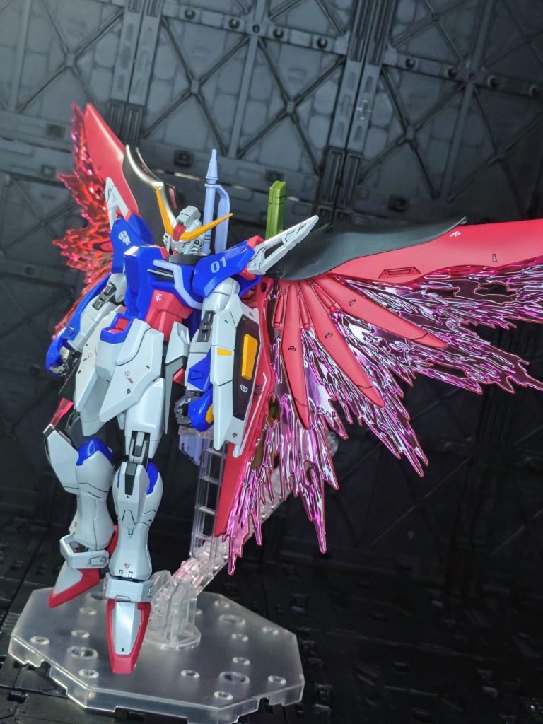 光の翼HGなのにエフェクト同梱、本当に嬉しいです!ディテールも細かく、しっかり差し込めるからポロリもしない。そりゃ品切れになるよね!!