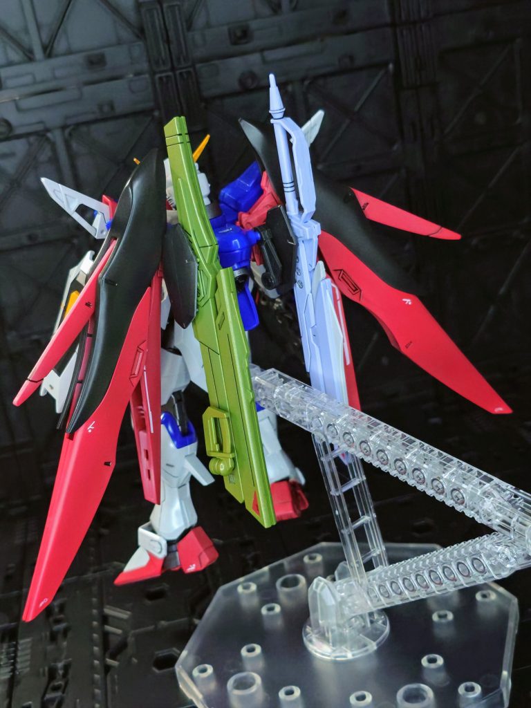 塗装は取説を参考に水性ホビーカラーを調色。こだわりポイントは通称名無し砲(笑)レシピ通りの調色に、若干ゴールドを加えてややメタリック調の黄緑にしてみたんですがこれがすごく良い🤭