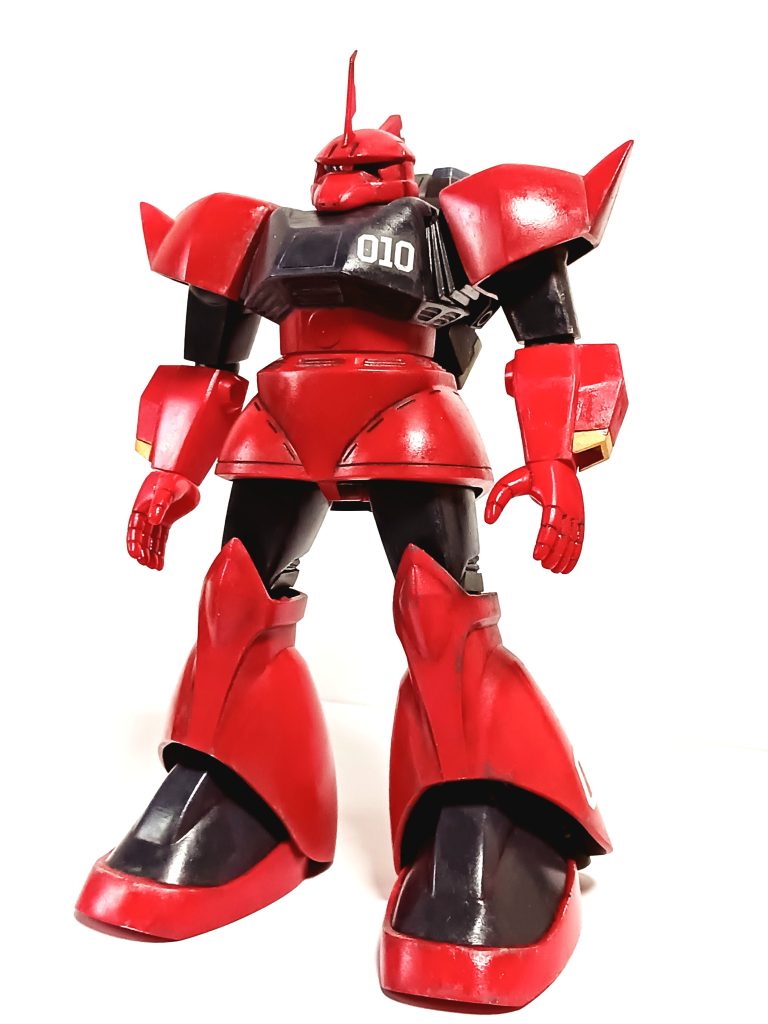 キットのハンドパーツは、人間の手みたいで昭和な感じ…嫌いじゃないです。