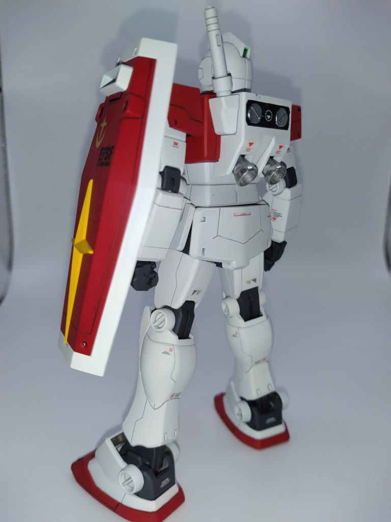 あと、バーニアはコトブキヤのモノにガンダムマーカーメッキシルバーにて仕上げ。