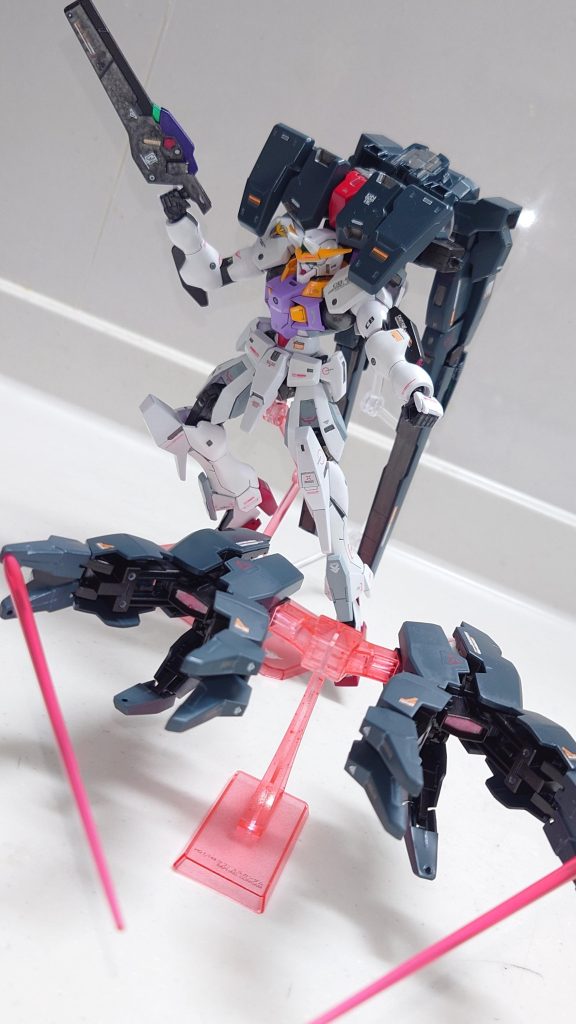 GNクロー発射エフェクトパーツが足りませんが、先端からビームサーベルを発生可能(gandam-hand2)