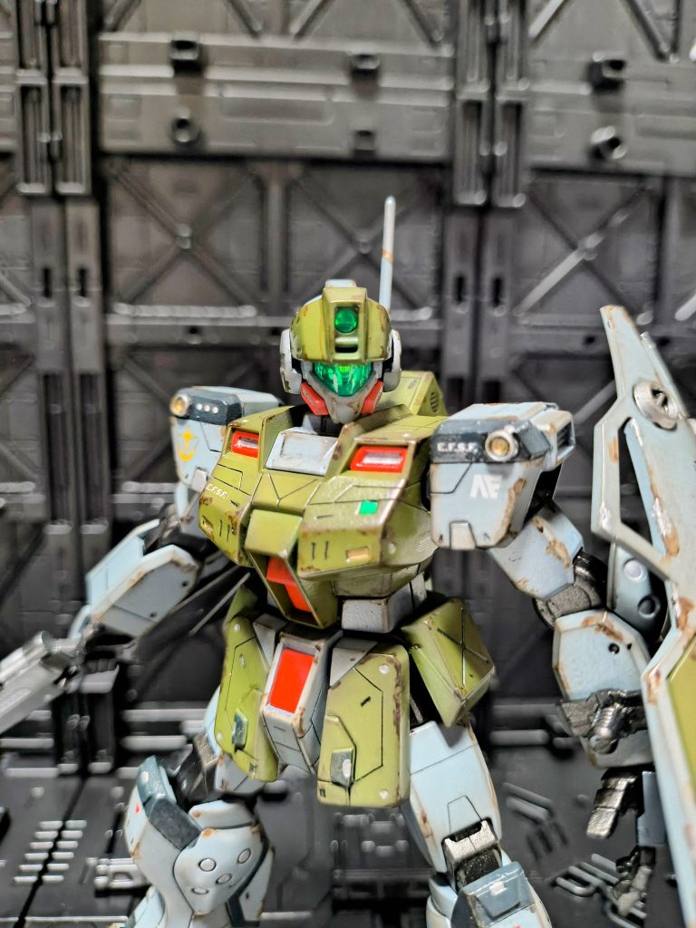 水性エアブラシ全塗装、スミ入れ、デカール貼り、筆塗り部分塗装、リアルタッチマーカーにてウェザリングして、半光沢トップコートにてゴールです✨