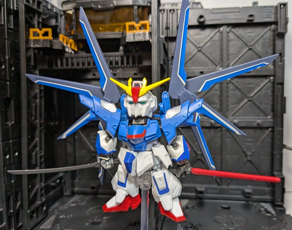 変形機能はなしで、格闘戦特化です。