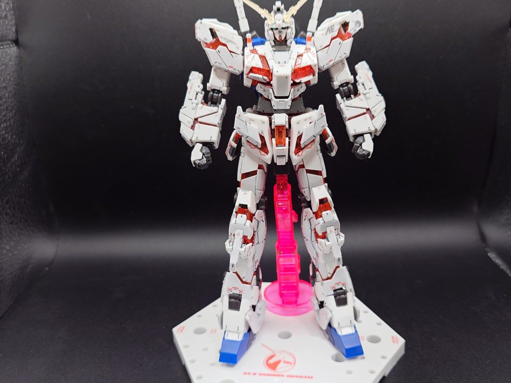 デカールの数が多過ぎて、途中で挫折しました。