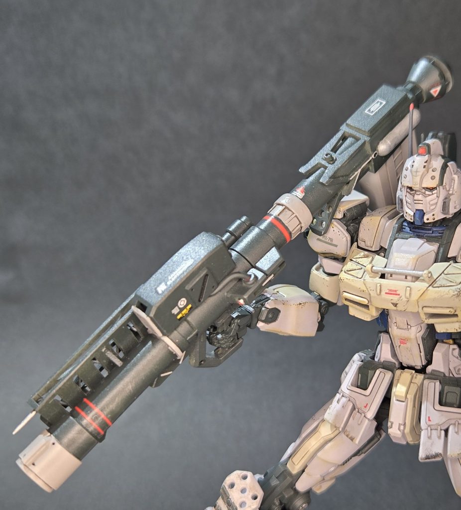 そして、一番時間かかってこだわった中折れ式バズーカ!ガンダムタイプで一番好きなステイメンのフォールデイングバズーカとプレイしてるソシャゲの最推しキャラの元ネタ武器のFIM92 スティンガーを参考に作った癖全開の1品です。