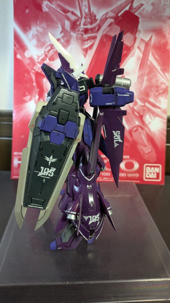 一応、シールドも製作しました。こちらをローゼン・ズールっぽいデザインに変更するには技術不足なので、単純な色替えのみです。