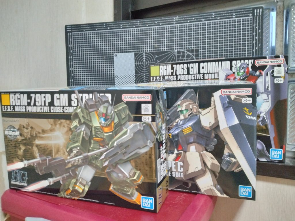 作品名：ジム三人衆！お迎えしました！<p>うれしい〜！どれもほしかったんですー😙。 3つで税抜3100円ちょい。安い〜！ アッシマーとヤクト・ドーガギュネイはスルーしました。 イギーー笑！</p>

