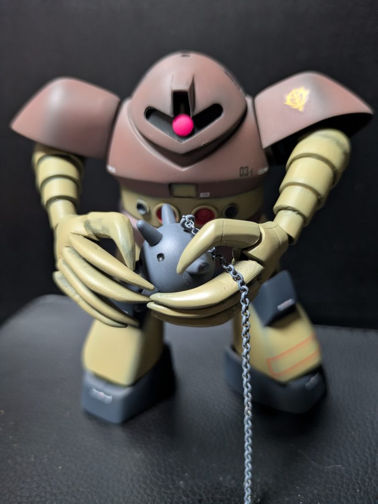 お決まりのハンマー捕球です。