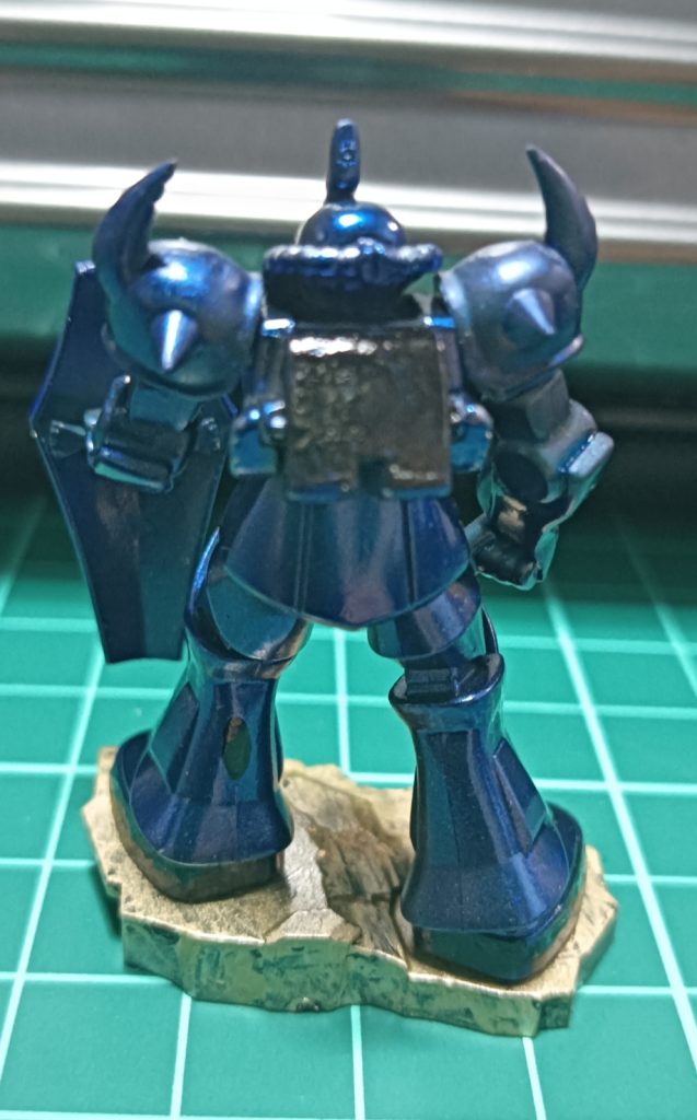 足の裏側に失敗の黒い点がついていることに気が付きましたが、後の祭りなのでそのまま投稿させていただきます…お目汚しご容赦を。