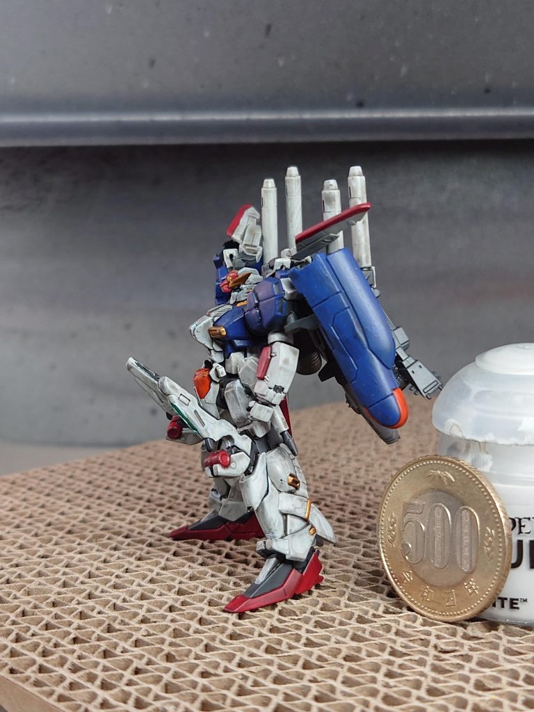 全体にシタデルカラーのナルンオイルをベタベタに塗ってみました。正直やりすぎました。加減が難しい…