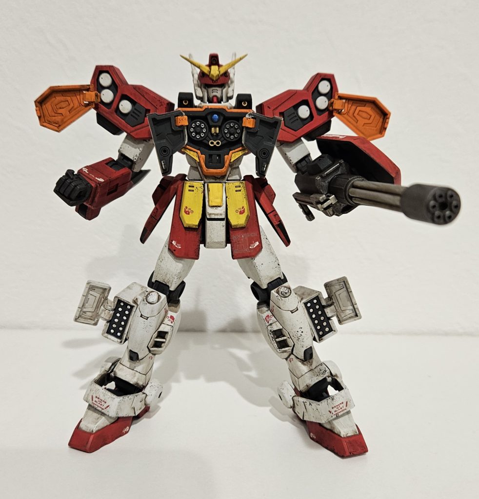 フルオープンアタック(名前は色々言われますよね)差し替えなしの開閉が可能なのはさすがホーミングミサイルやマイクロミサイル、胸部ガトリングの塗分けは大変でしたが、これを見るとやって良かったです…❗