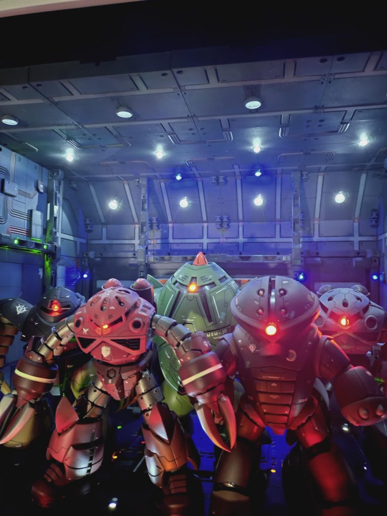 ジャブロー水泳部集合–2枚目/制作者：chapee