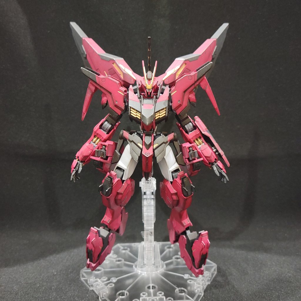 正面エレガントさを出すために所々にゴールドを使ってます