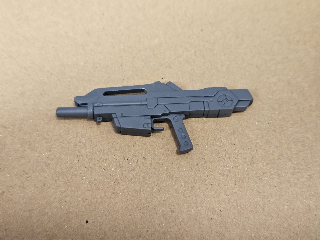 ビームライフルは、トリスタンのものをショートバレル化し、グリップを加工しています