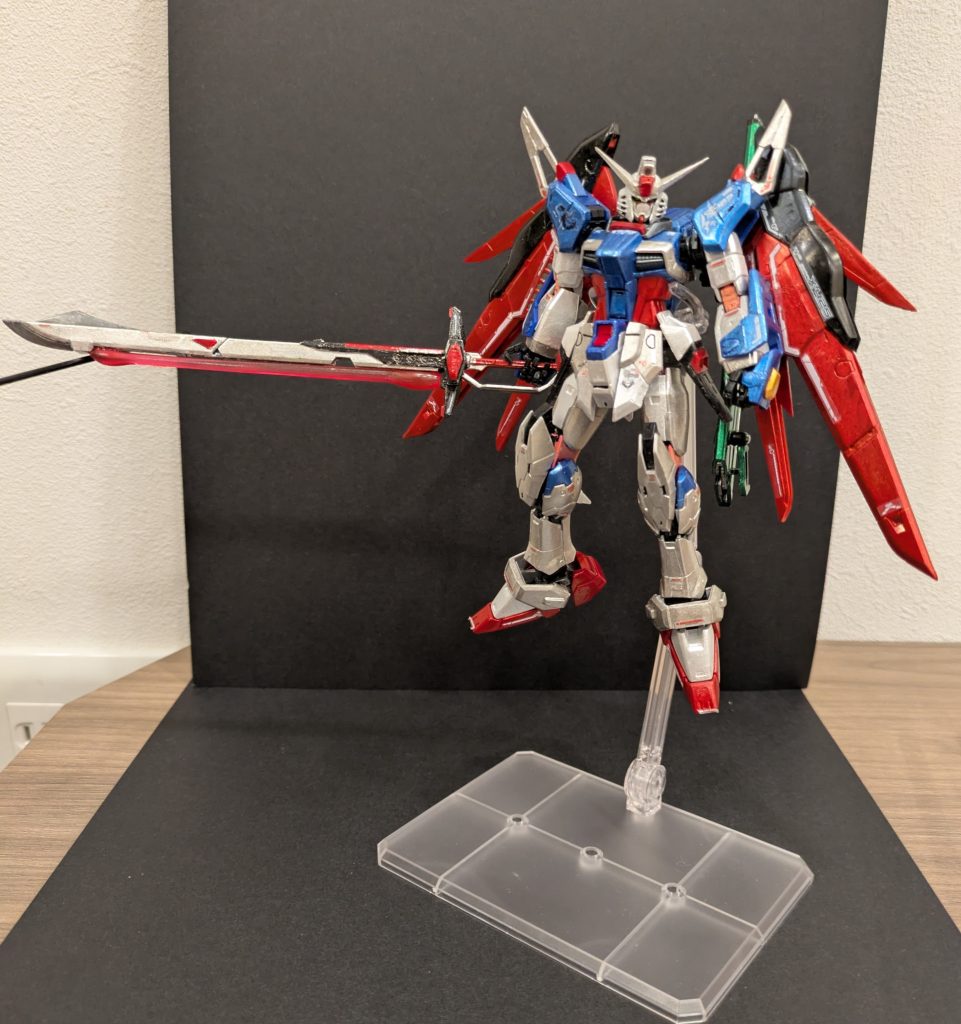 アロンダイトは、設定のままのカラーもいいと思ったのですが、ソードインパルスSPECIIをイメージした黒と赤のカラーリングを部分部分にいれしました。