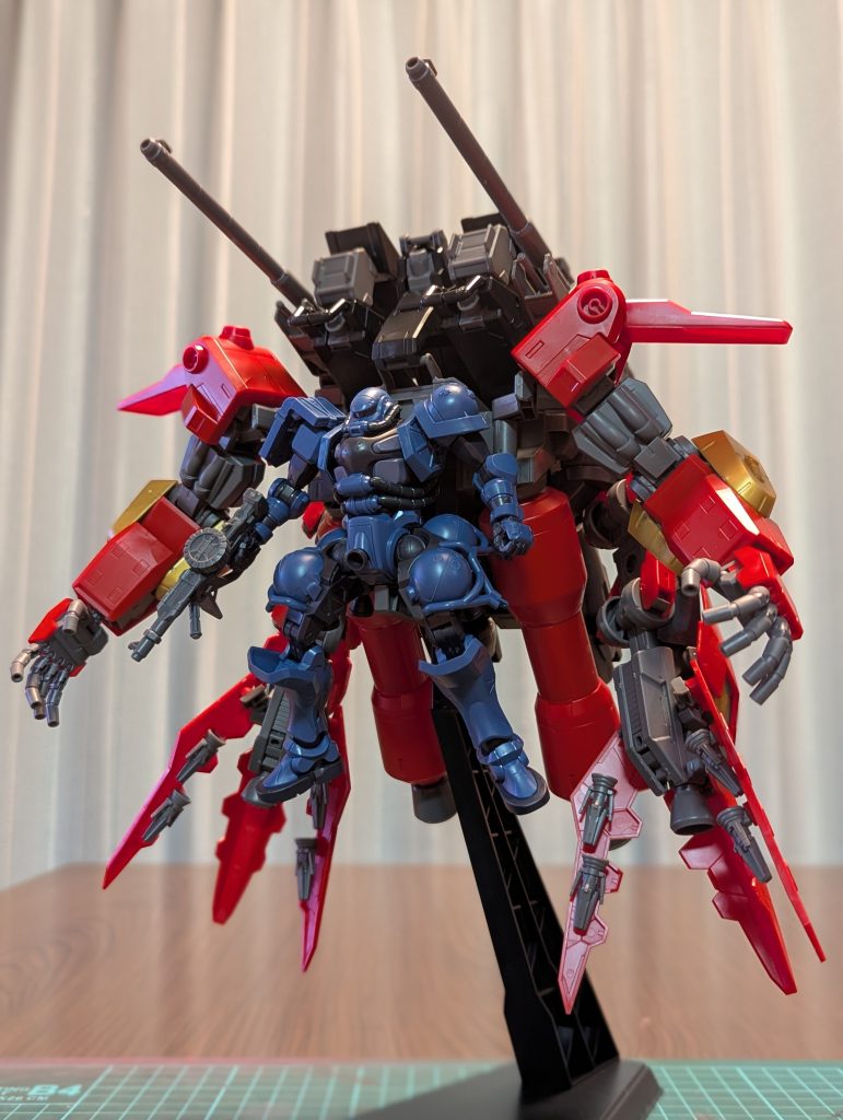 はじめは足つきでしたが付けただけ感が強かったので足無くしました!