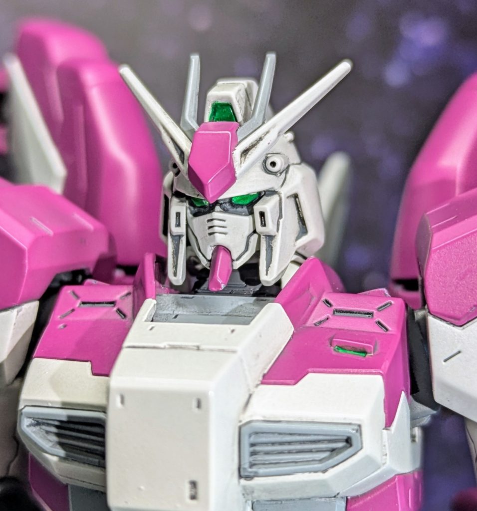 マスク下部削って、アゴの角度と厚さ調整するだけでこんなイケメンに✨シールは失くしました…残念