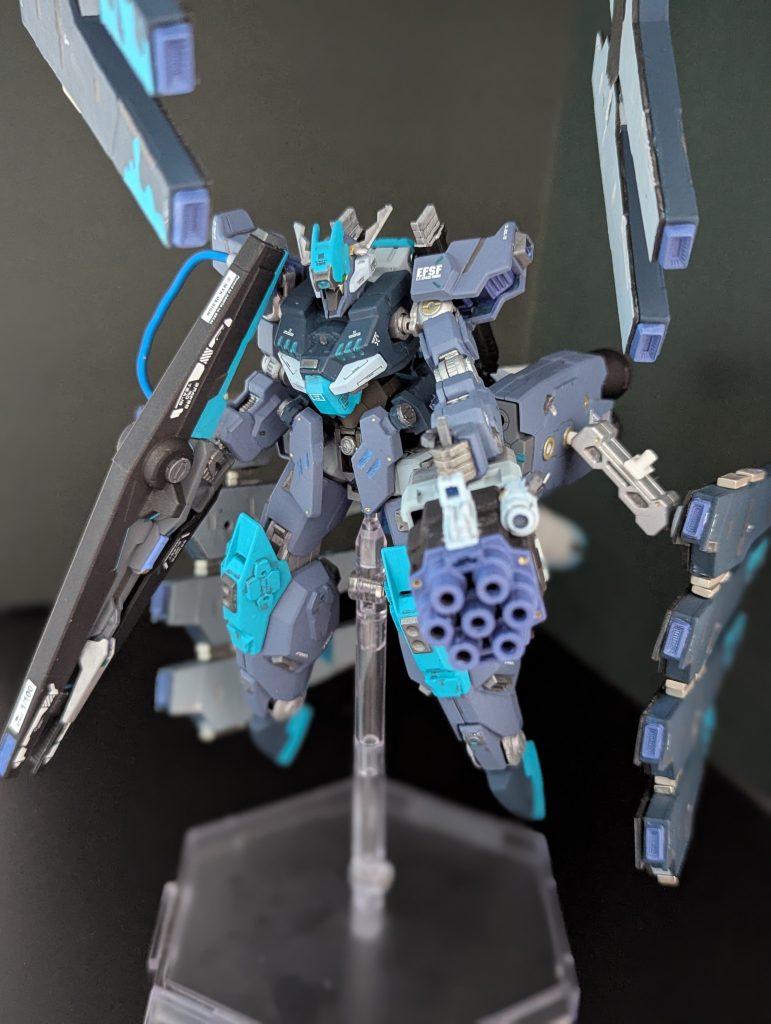 空中からミサイルとビームの撃ち下ろし。