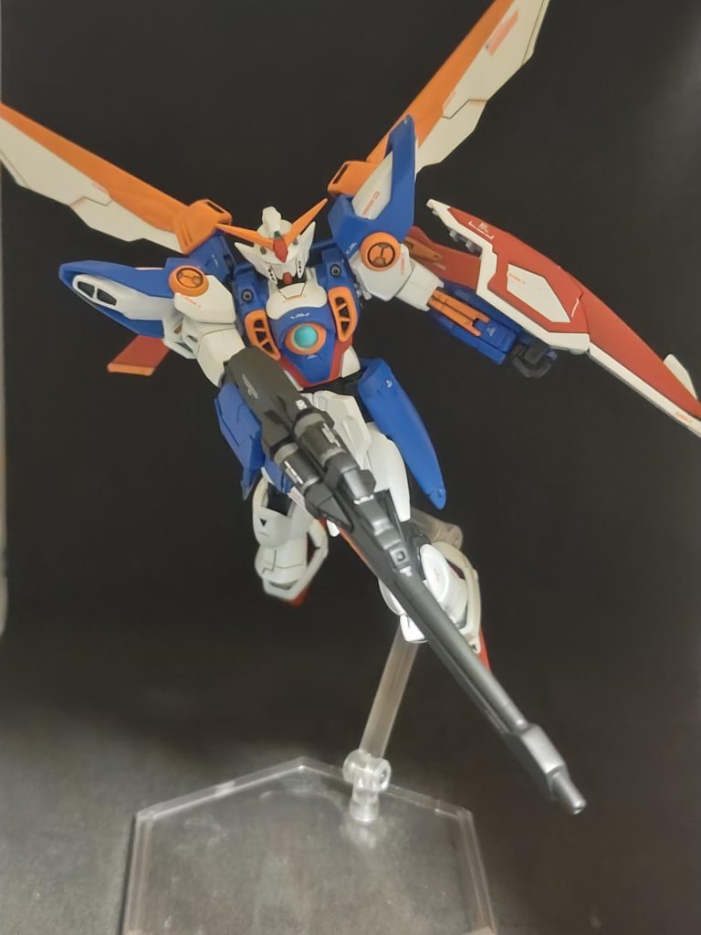 細かい所も雑になってしまいましたが、夏休み中に完成できて良かったです。(⁠・⁠∀⁠・⁠)他の3機も手に入ったら制作したいですね〜。バード形態の写真撮り忘れました。（笑）