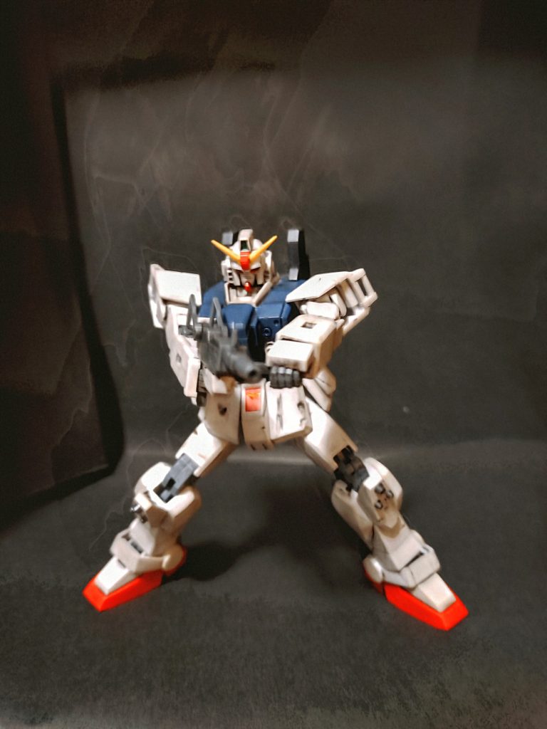 陸戦型ガンダムはどっしり足を構えた姿が力強くて好きですね。