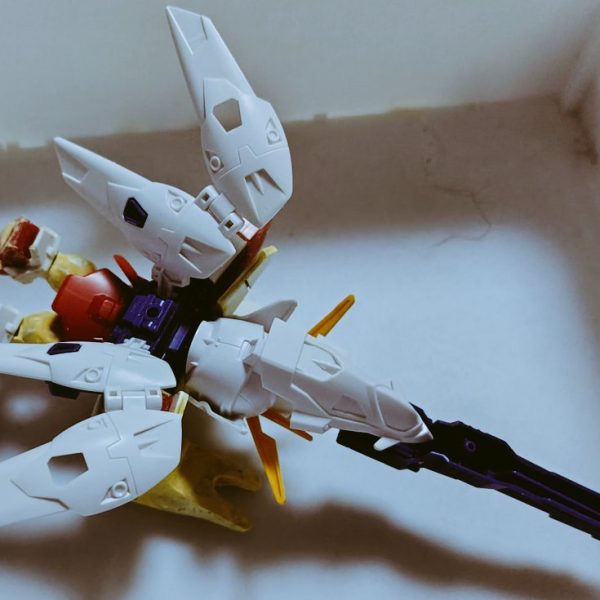 EXスタンダード ウイングガンダムゼロ改造、ガンホークW0(仮)&ダブルオーガンダム改造、ガンウルフ00(仮)完成しました。ガンホークW0(仮)はバードモード、ガンウルフ00はウルフモードにそれぞれ変形。 （4枚目）