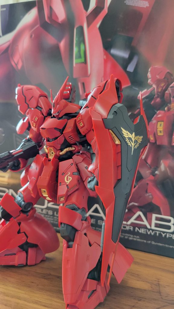 組み上がったら重たいのなんの…どっしりしていて安定の自立