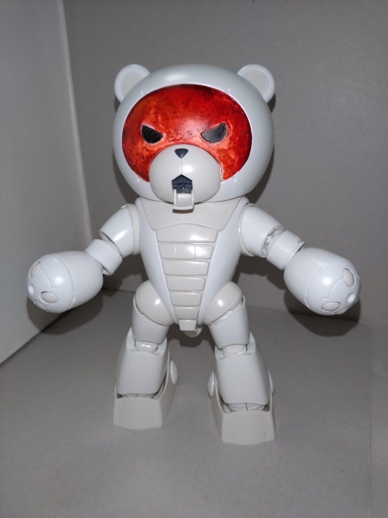 あこ「···っといった具合に、息子達が理不尽にボコられるのを観ると、ママッガイはハイパーモードになります」巴「目元だけ赤くなる。ちなみにこのハイパーモード用マスクパーツは、ガンダムマーカーのジオングレイで目を、シャアピンクで残りを塗ったあと、トップコートを吹き付けたんだ。普段のマスクパーツも、目のところをガンダムマーカーのリアルタッチグリーンで塗って、乾いたところでパーツ全体をトップコート」