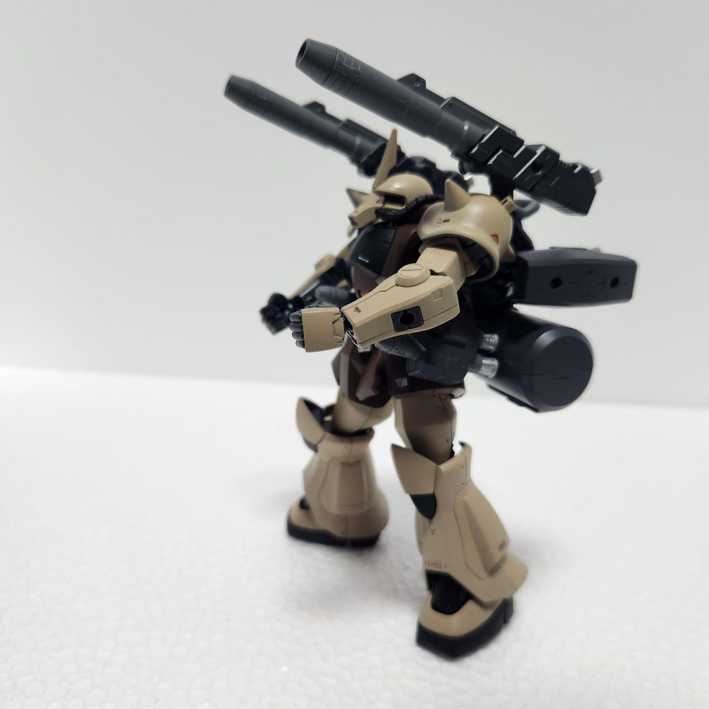 グフの青ってランバ·ラルのパーソナルカラーなら、本来は何色なんでしょうね？