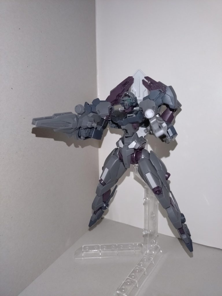 作戦に応じて、同じXVXナンバーであるガンダムエアリアルと同型のビームライフルを使用することも多い。透子「でもピンが甘くて、本体につけるのをやめたんだ」