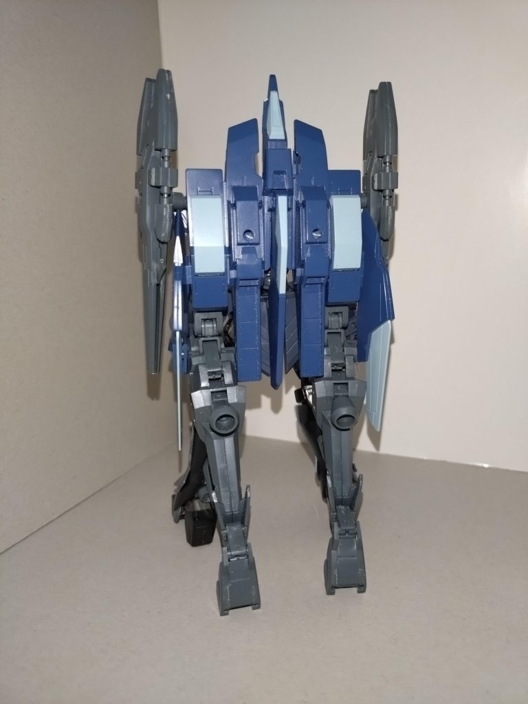 BWSには、機動兵装ポッド「ファハン」を装備可能。なお、BKSルドラは脚部のみ使用した。これにより使われなくなった、もともとのGサイフォスの脚部を転用したのが「ファハン」である。