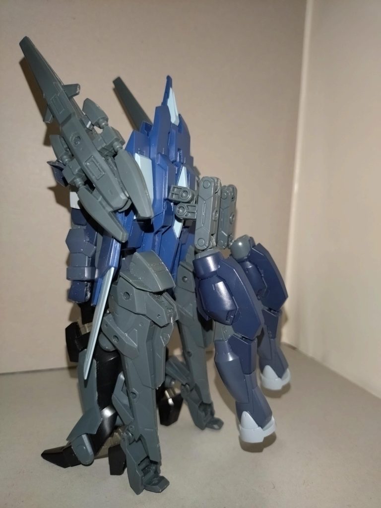 ファハン装備状態立希は同じ花女に通う市ヶ谷有咲(Poppin'Party)と同じく、優れた空間認識能力を持っており、しばしばファハンを用いたオールレンジ攻撃を駆使する。