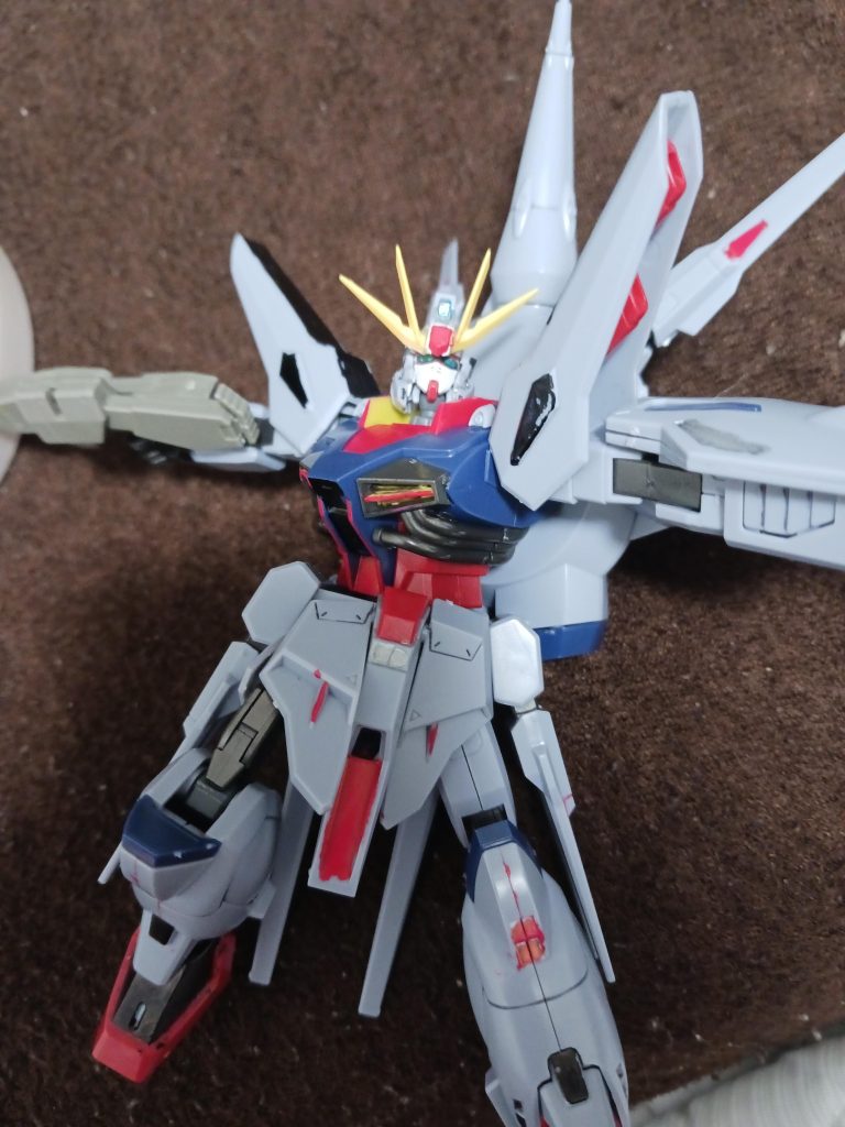 デスプロヴィデンス。梅奏の機体。遠距離ﾃﾞになっております、ドラグーンを多幾装備している。（改修中）ということで以上です！フォローよろしくお願いします！では