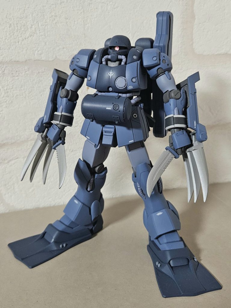 モノアイはHアイズ裏にメタルシールでギラギラ光ります