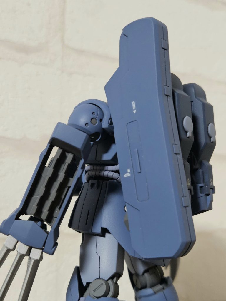 コンテナが物々しい