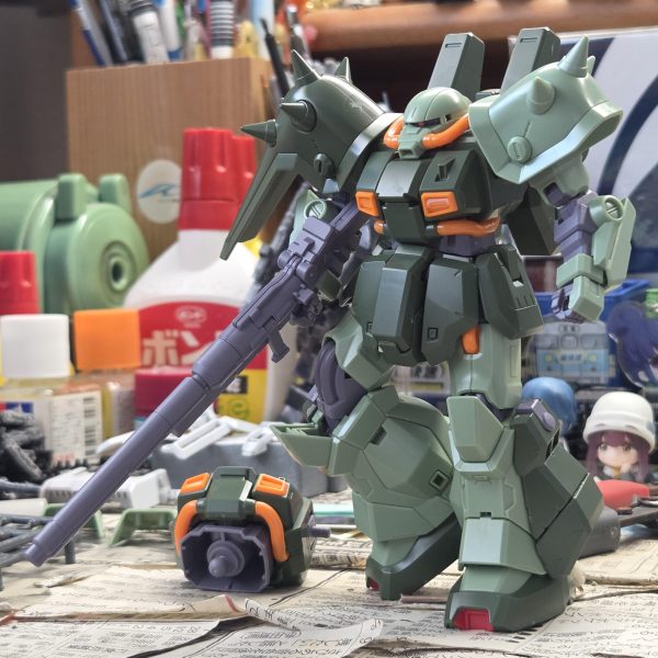 A.O.Z版ハイザックカスタムを組んできました。3機ありますが、一旦2機だけ…片方はアクアハンブラビⅡから持ってきた“バハルライフル”のハープーン無しを装備させています。もう1機はハイザックっぽくしようかな…（2枚目）