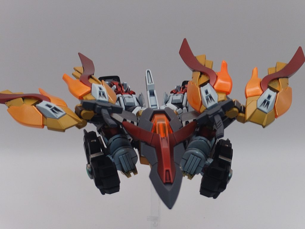 フラッグの魂を感じられるように飛行形態のある機体としました。