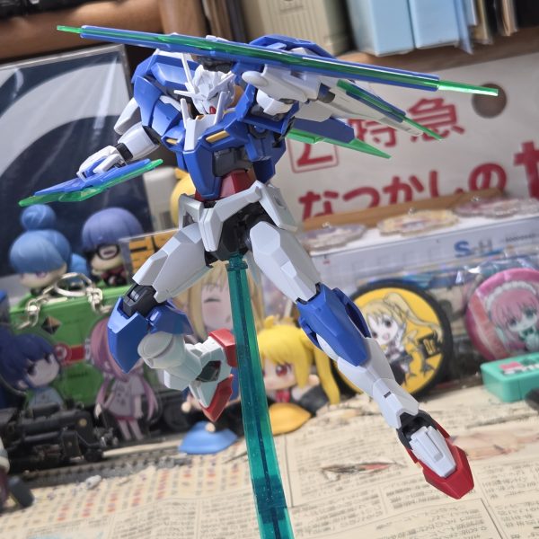 00主人公機ミキシングの進捗です。あと塗装だけという、いつものところまでもってこれました。00をベースに両足とフロントスカート、肩や武装類にクアンタのものを使用シールドは左肩のGNドライブと差し換えました。（3枚目）
